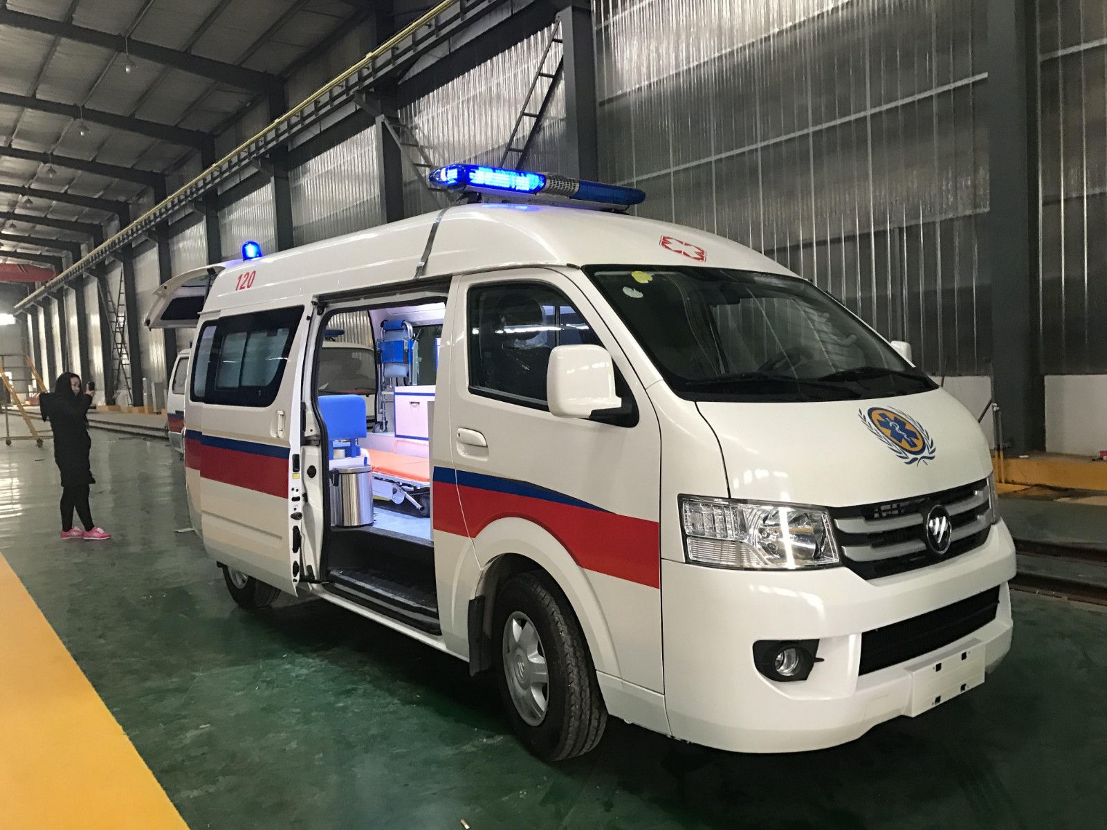 嘉黎县救护车转院